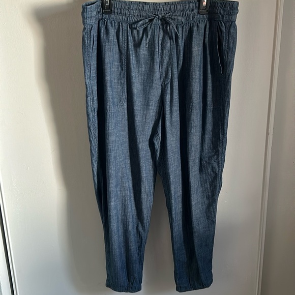 GAP Women’s Lightweight Chambray Utility Style Joggers Lounge Everyday Wear Pant - Picture 2 of 9